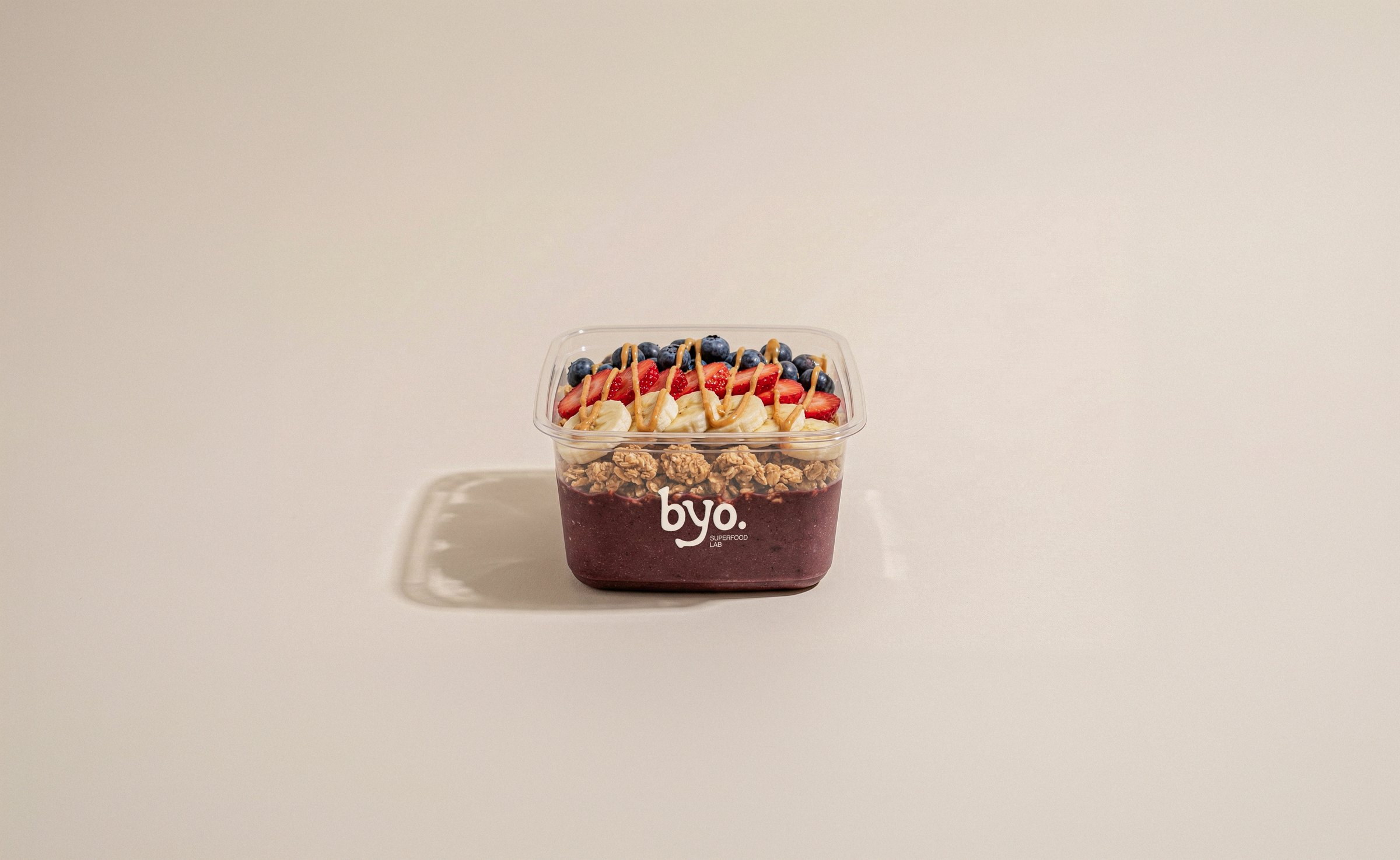 Byo — Classic Açaí Bowl con logo